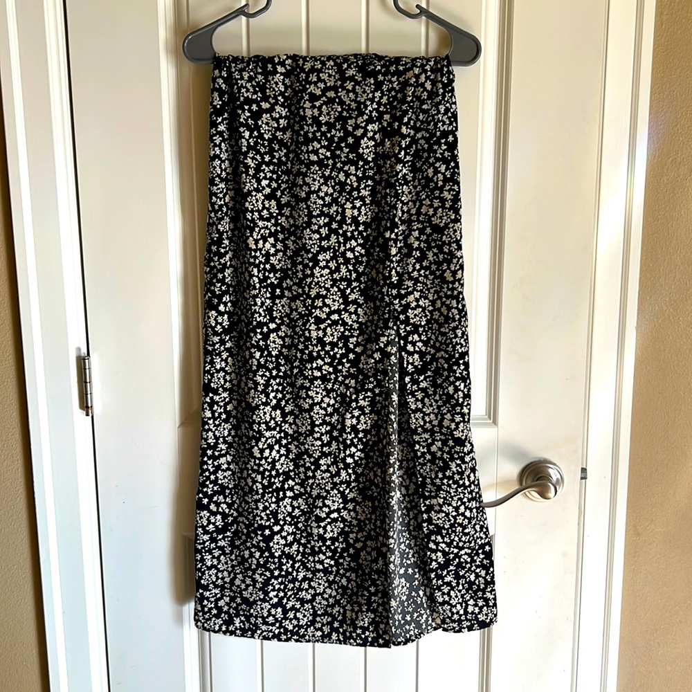 Wild fable size XS maxi skirt with slit